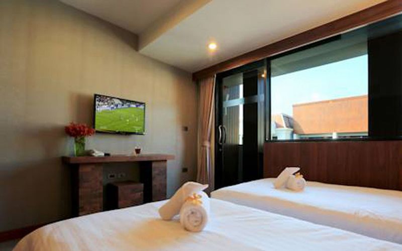 Lap Roi Karon Beachfront By Shanaya Exterior photo