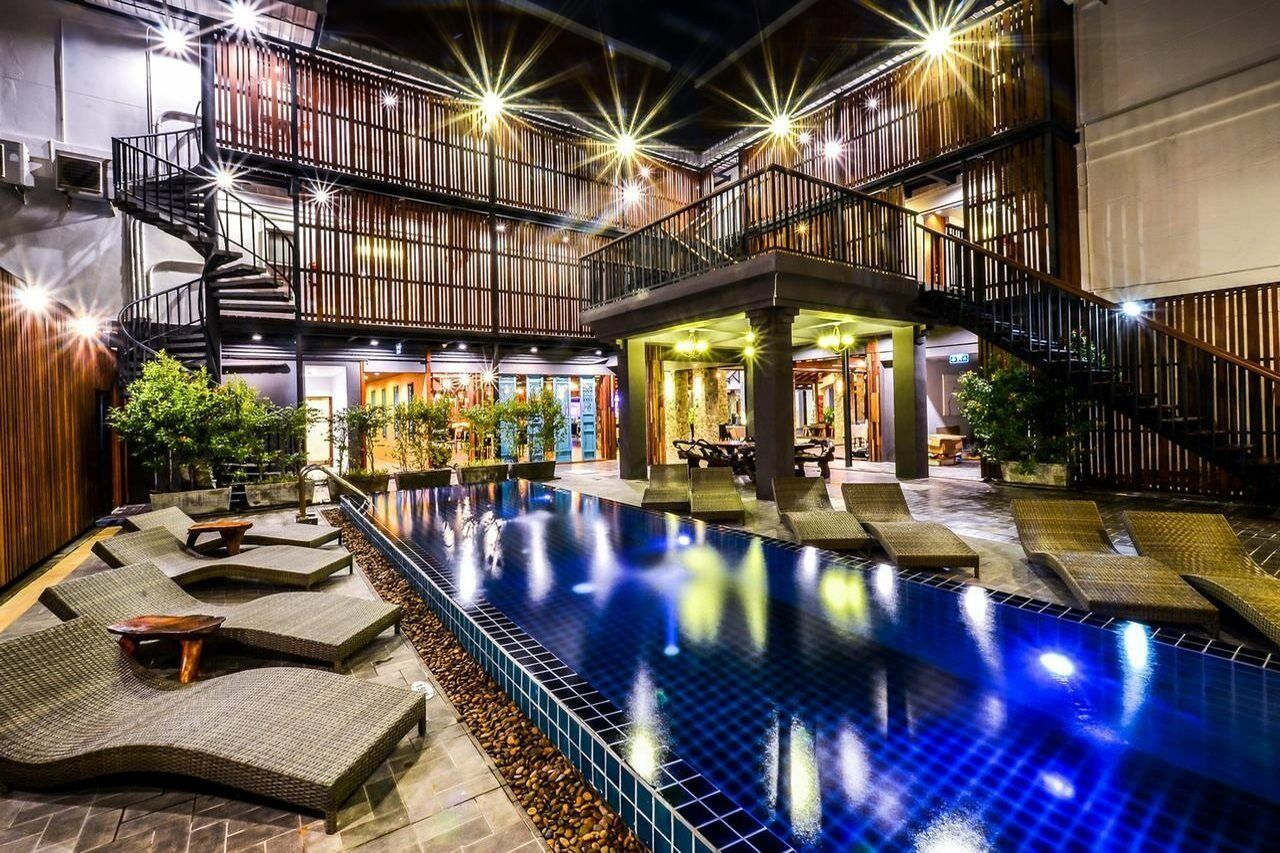 Lap Roi Karon Beachfront By Shanaya Exterior photo